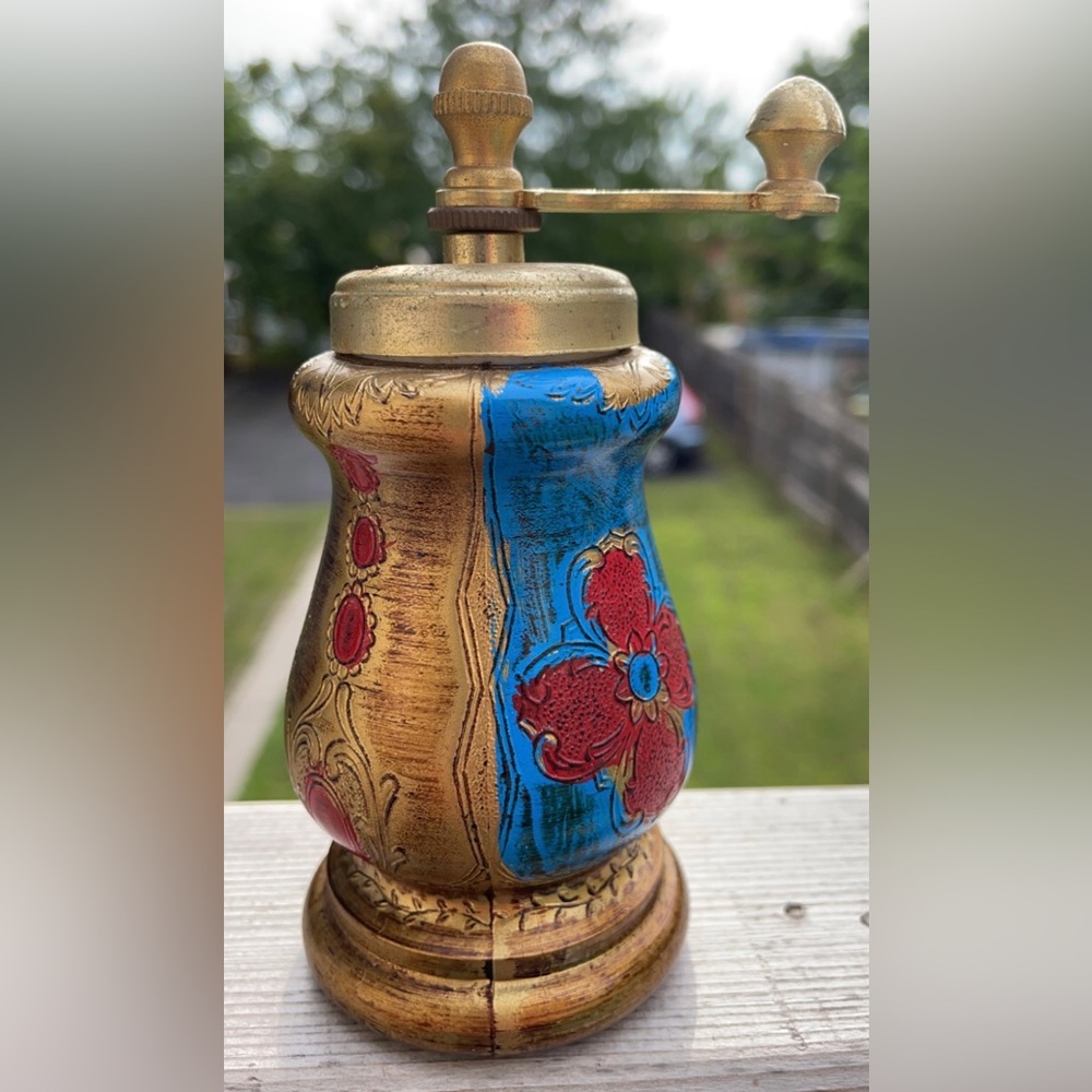 Vintage Italian Florentine Style Wooden Pepper Grinder, Hand Painted. Decor only